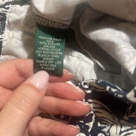 Lauren Ralph Lauren Floral Cuffed Shorts Size 14 - Picture 4 of 6